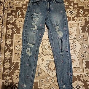 Tinseltown butterfly 🦋 ripped, frayed hem blue jeans junior sz 5, waist 28